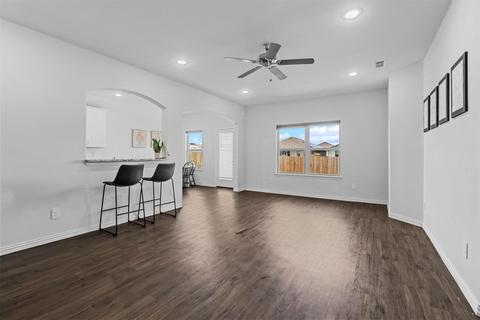 143 Willowbend Loop, Mabank, TX 75147 photo 5