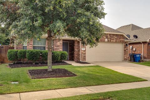 2829 Cresent Lake Dr, Little Elm, TX 75068