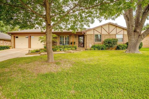 6525 Circleview Dr, North Richland Hills, TX 76180