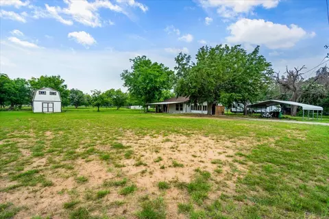 355 Pueblo Trl, Weatherford, TX 76087