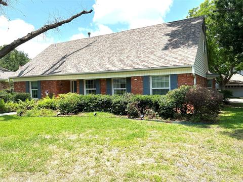 115 W Lavender Ln, Arlington, TX 76010