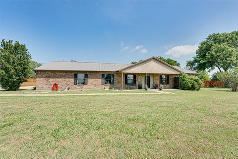 1104 Oak Creek Rd, Red Oak, TX 75154