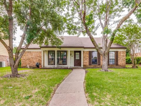 208 Ripplewood Dr, Mesquite, TX 75150