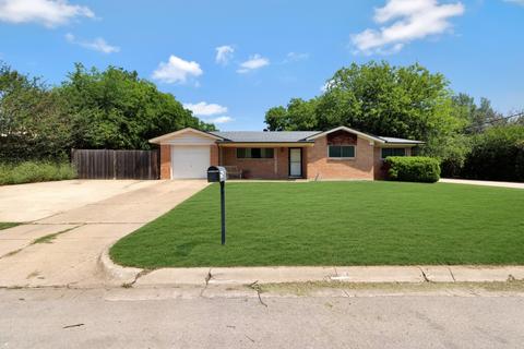 100 Mildred Ln, Benbrook, TX 76126