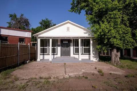298 7th St, Honey Grove, TX 75446
