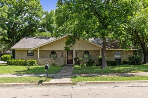 1301 Sundale St, Ennis, TX 75119