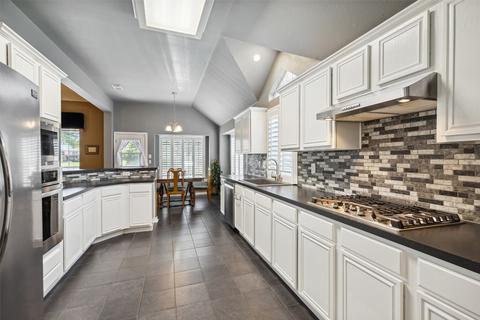 2404 Champlain Ln, Denton, TX 76210 photo 15