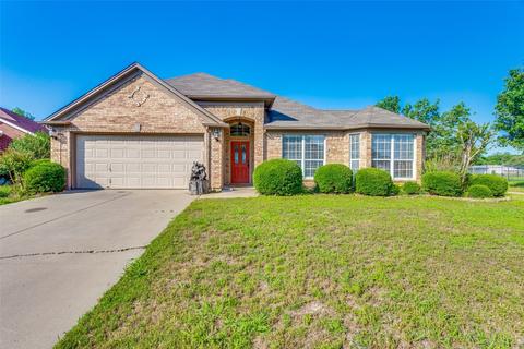 2821 Lakeside Dr, Burleson, TX 76028