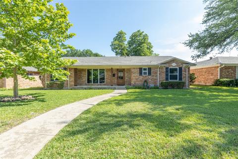 5711 Twineing St, Dallas, TX 75227