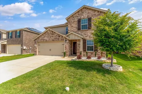 1313 Waggoner Dr, Aubrey, TX 76227