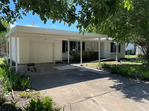 863 Sandell Dr, White Settlement, TX 76108