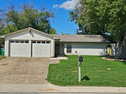 2416 Bowling Green St, Denton, TX 76201