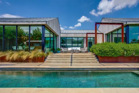 34 Vanguard Way, Dallas, TX 75243