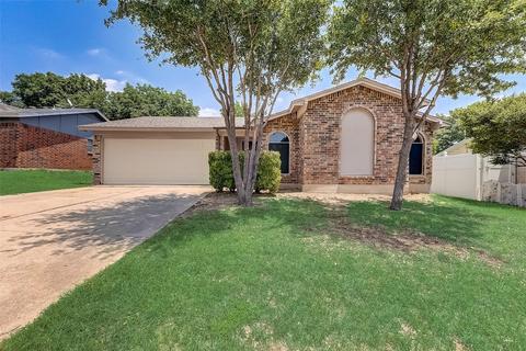 6548 Wooddale Dr, Watauga, TX 76148