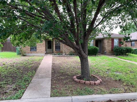 720 Cory St, Grapevine, TX 76051