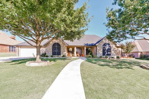 1604 N Park Dr, Bowie, TX 76230