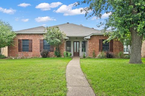 4506 Lakeway Dr, Garland, TX 75043