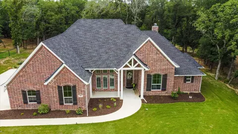 808 Back Wood Ct, Azle, TX 76020