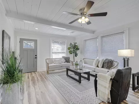 131 E Hull St, Denison, TX 75021 photo 3