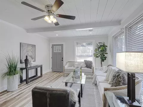 131 E Hull St, Denison, TX 75021 photo 2