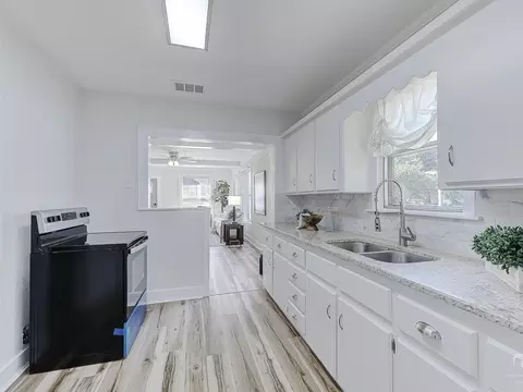 131 E Hull St, Denison, TX 75021 photo 8