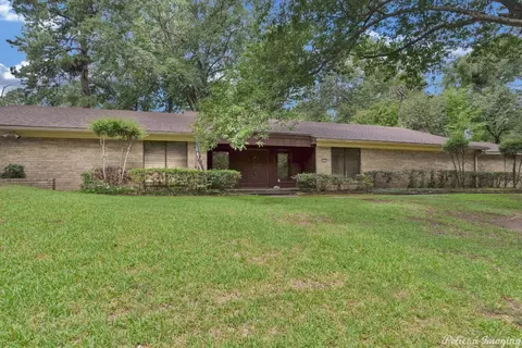 570 Spring Lake Dr, Shreveport, LA 71106