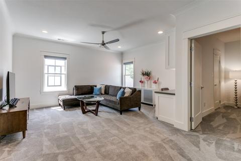 707 E Wall St, Grapevine, TX 76051 photo 30