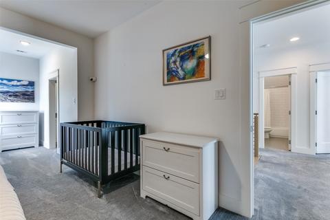 707 E Wall St, Grapevine, TX 76051 photo 25