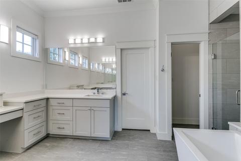 707 E Wall St, Grapevine, TX 76051 photo 22
