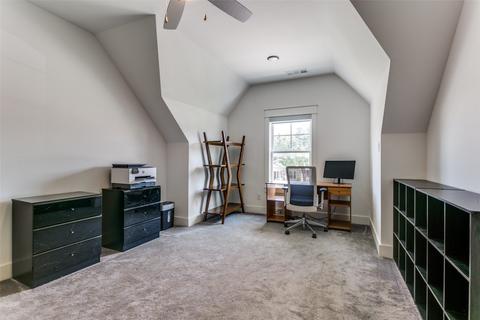 707 E Wall St, Grapevine, TX 76051 photo 29