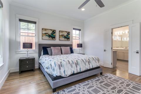 707 E Wall St, Grapevine, TX 76051 photo 20