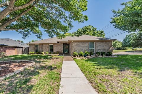 6893 Hickory Hollow Ln, North Richland Hills, TX 76182