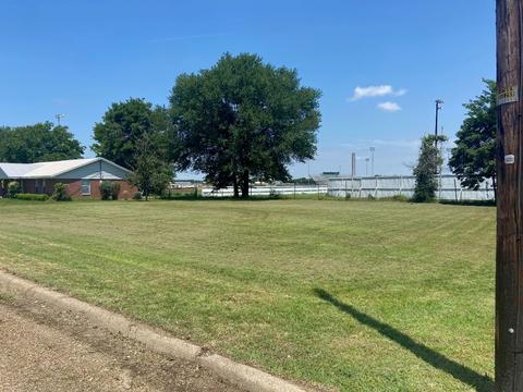 16 North 10th Street, Mabank, TX 75147