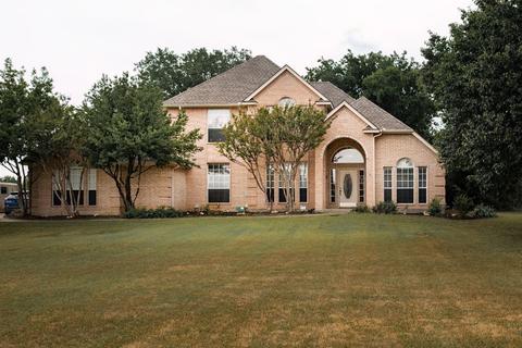 900 Creek Hollow Ln, Fort Worth, TX 76131