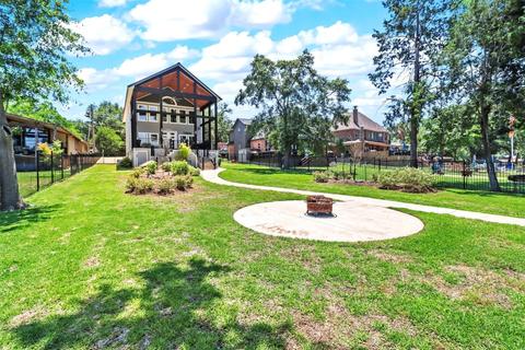 150 Oak Hills Dr, Mabank, TX 75156