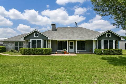 111 Carmen Dr, Red Oak, TX 75154