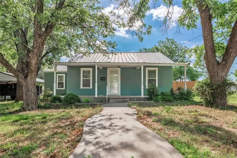 1809 S High St, Brady, TX 76825