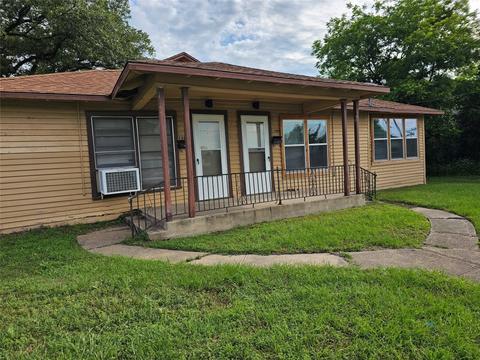 1204 Live Oak St, Commerce, TX 75428