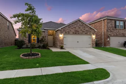2110 Glaston Rd, Forney, TX 75126