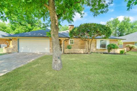 1520 Berkeley Dr, Mansfield, TX 76063