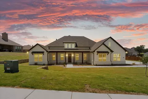 101 Smoky Oak Ln, Weatherford, TX 76087