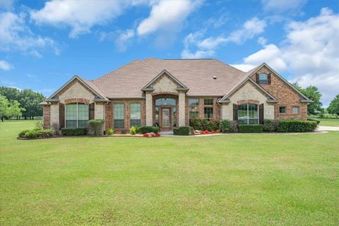 10010 Silver Creek Dr, Scurry, TX 75158