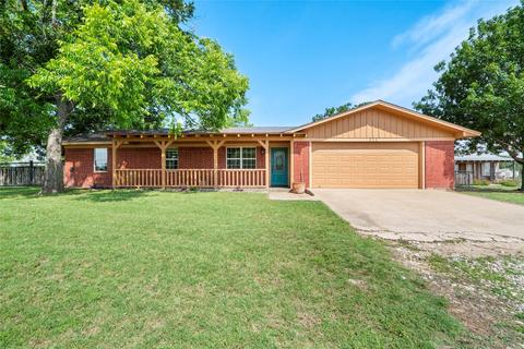 311 Dennis Rd, Lipan, TX 76462