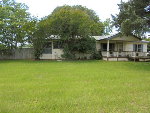 9201 Enchanted Dr, Mabank, TX 75156