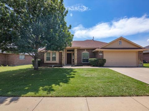 411 Fieldstone Ln, Venus, TX 76084