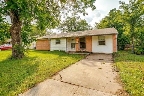 716 SW Southridge Dr, Burleson, TX 76028