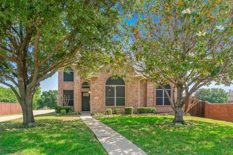 1201 Whitehorse Dr, Lewisville, TX 75077