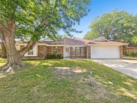 221 Dodge Trl, Keller, TX 76248