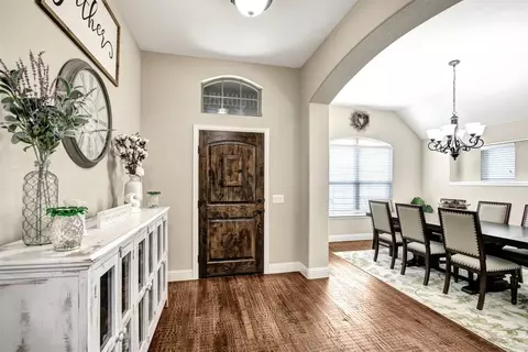 313 Thompson Dr, Van Alstyne, TX 75495