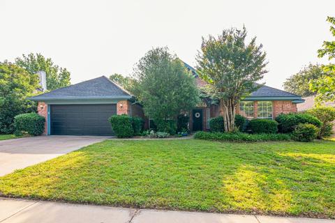 320 S College S St, Keller, TX 76248